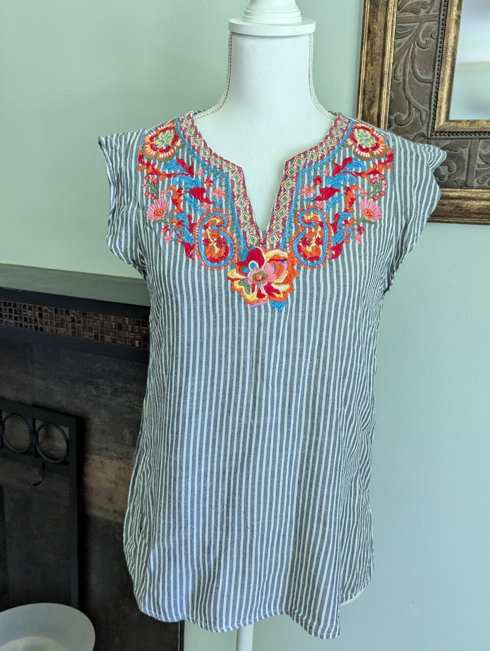 Savanne Jane Women's Small Gray Striped Top Colorful Floral Embroidery Notch